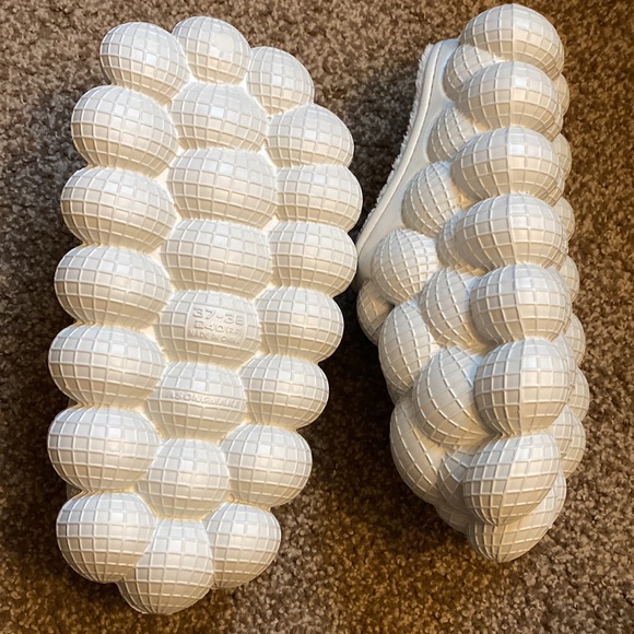 Grey Plush bubble slides - Picture 3 of 5